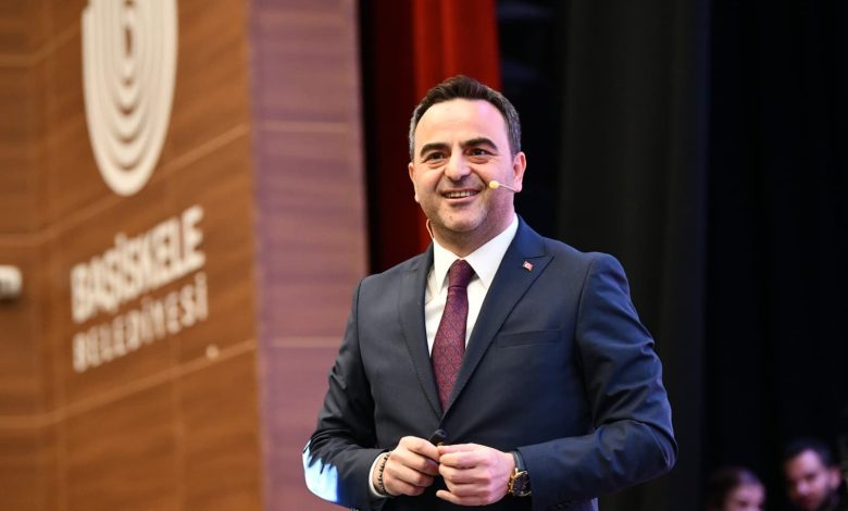 Başiskele Belediye Başkanı Yasin Özlü, proje sunumunda İzmit Belediyesi’ne tepki gösterdi
